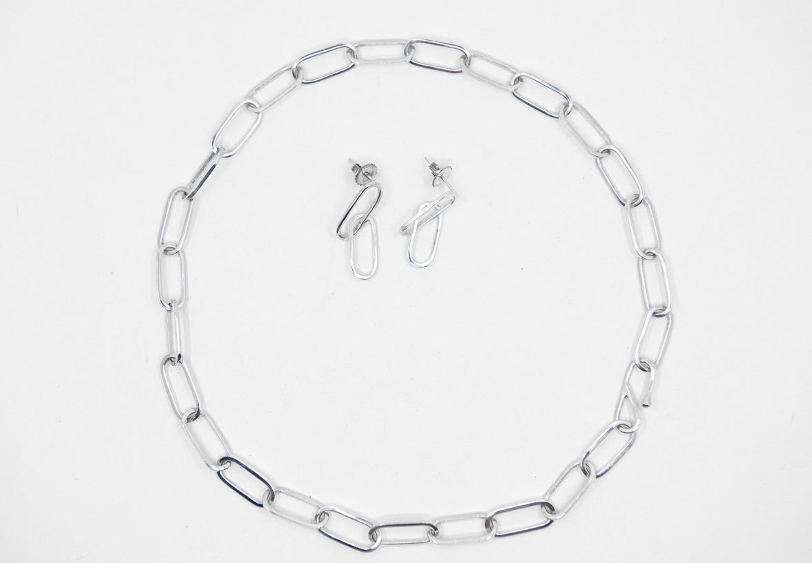 Paper clip chain